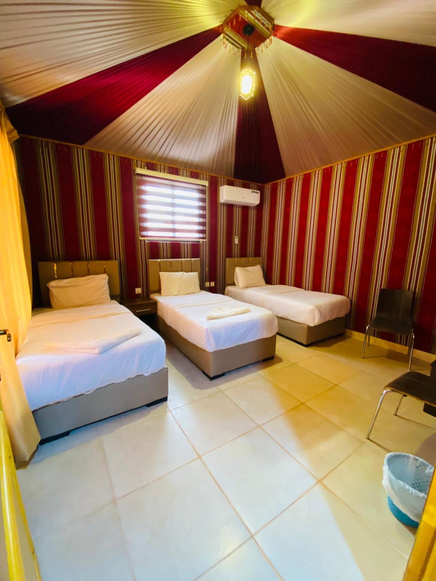 Wadi Rum Eagle Luxury Camp Luaran gambar