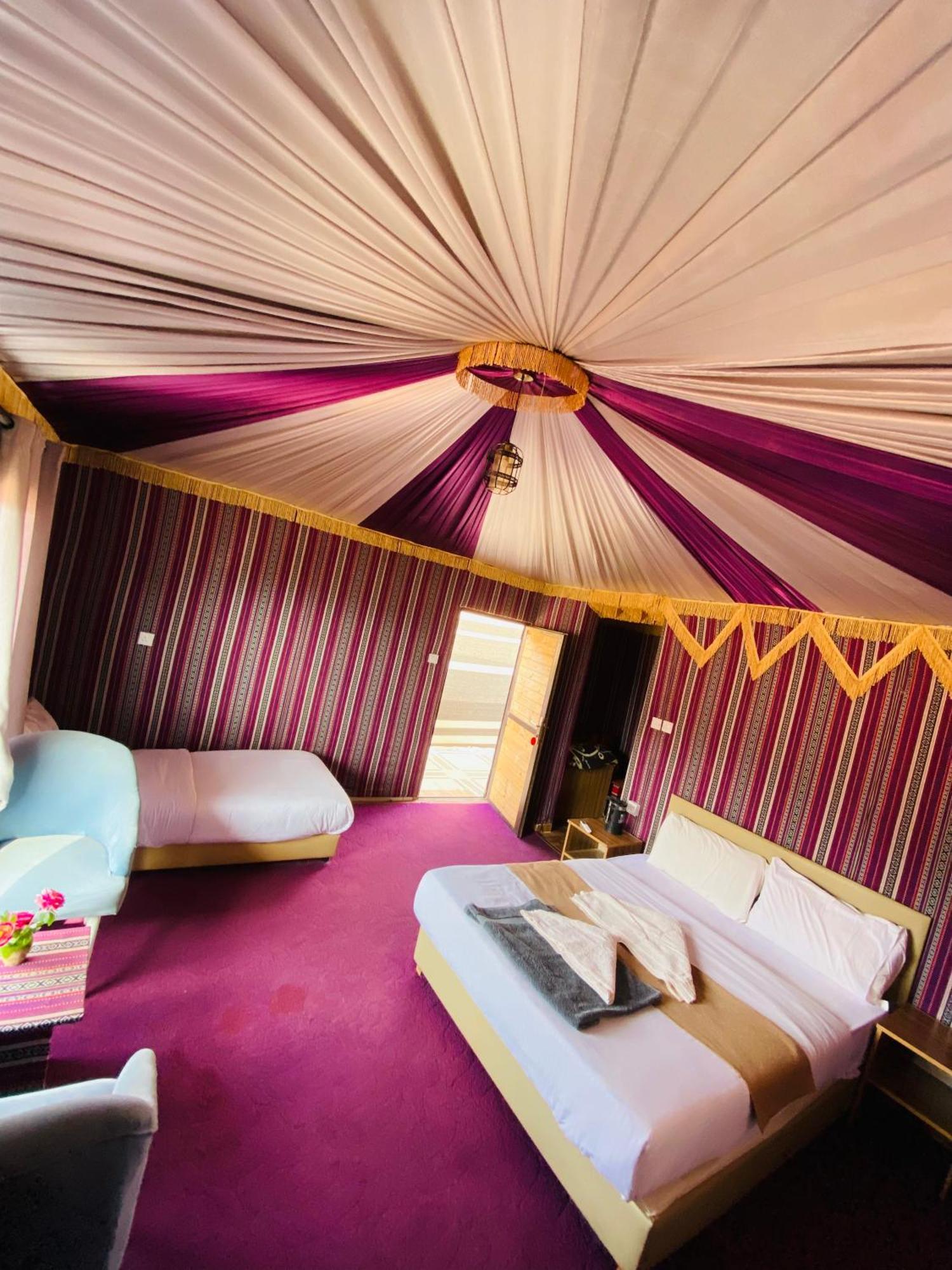 Wadi Rum Eagle Luxury Camp Luaran gambar
