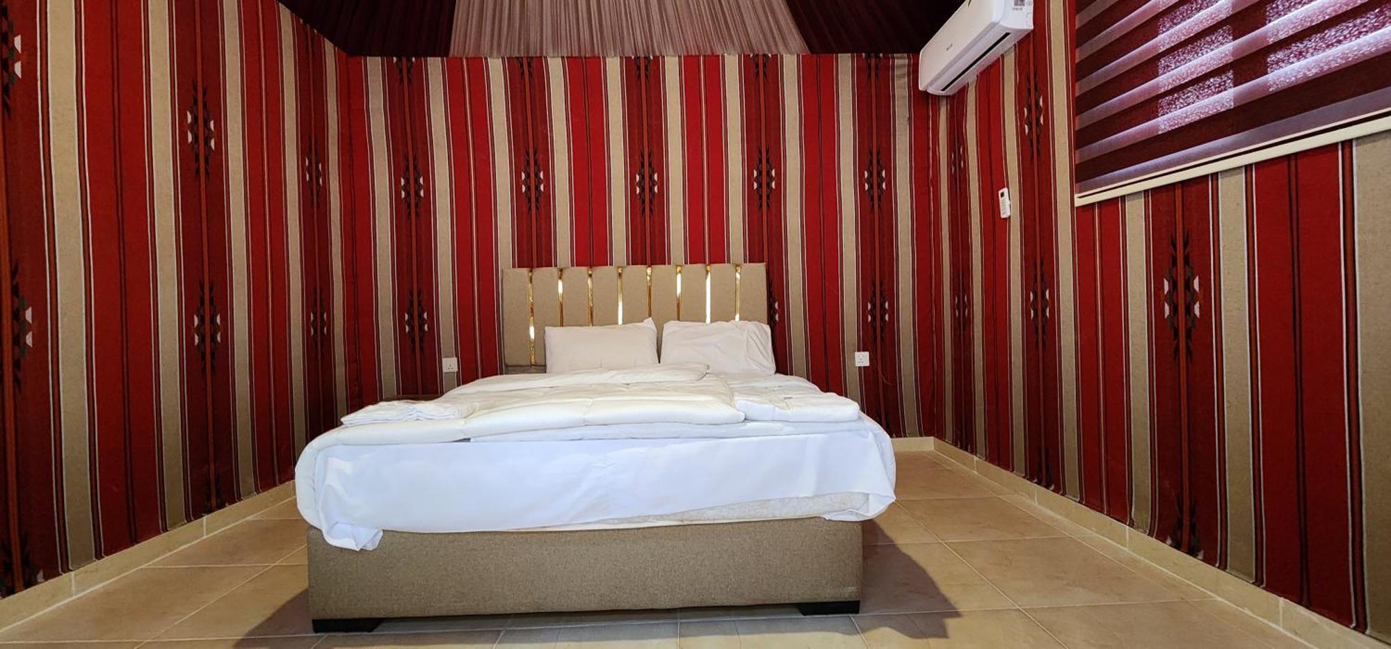 Wadi Rum Eagle Luxury Camp Luaran gambar